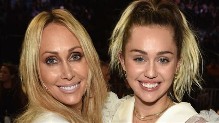 Does Dory find her mom and dad? – Celebrity