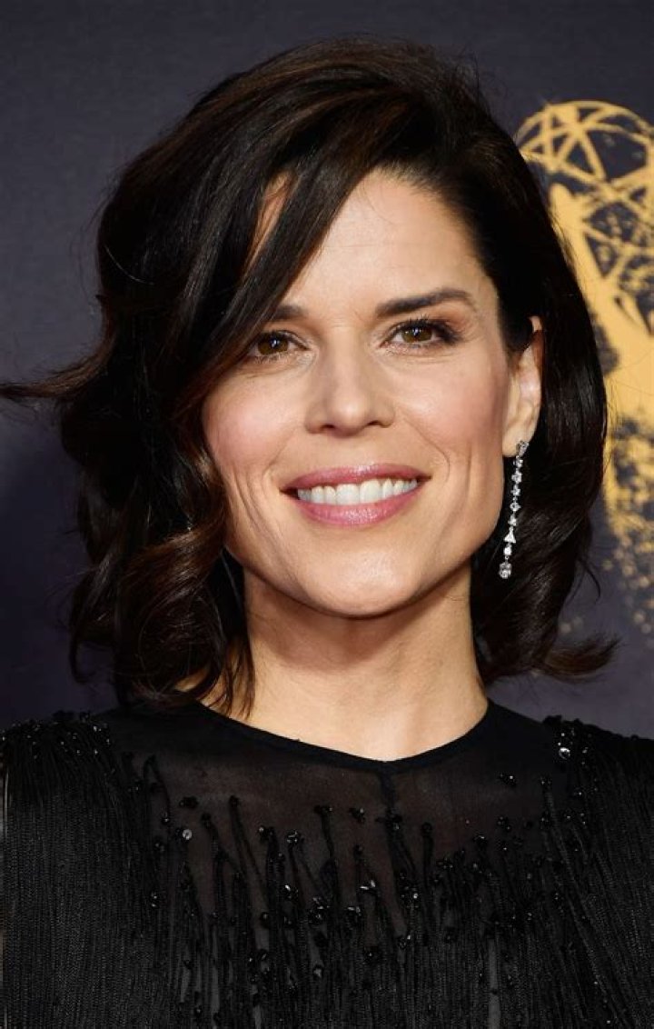 Neve Campbell Biography