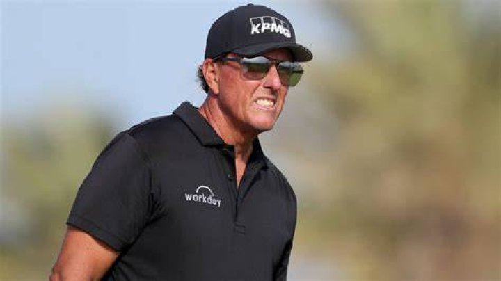 Phil Mickelson parents: Phil Mickelson Sr., Mary Mickelson 1 phil mickelson